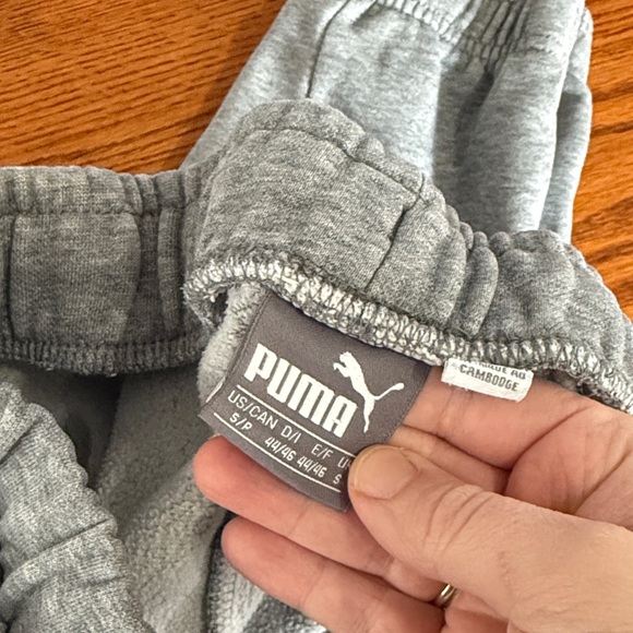 Puma woman’s Light Gray Sweatpants - Picture 3 of 6